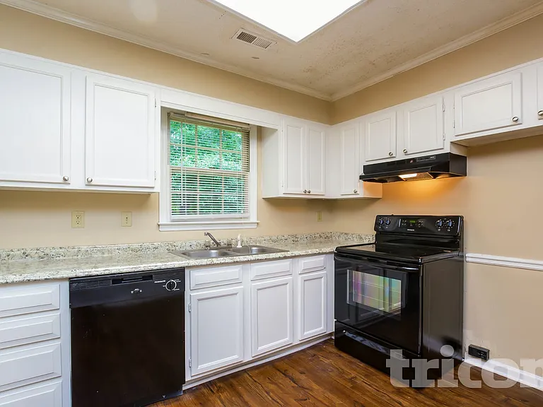 1202 Holly Hills Dr SW — Photo 28