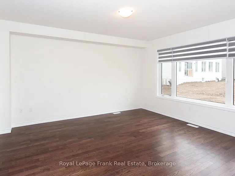 5 Hennessey Cres — Photo 11