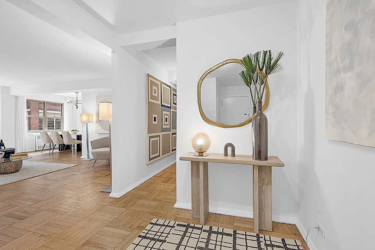415 E 52nd St APT 1DC photo 1