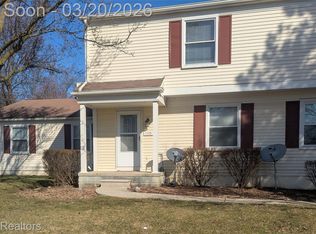 1555 Mariner Dr, Walled Lake, MI 48390