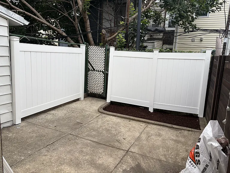 3065 Edgemont St — Photo 2