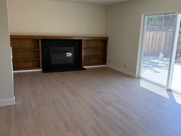 898 Pepper Tree Ct — Photo 21