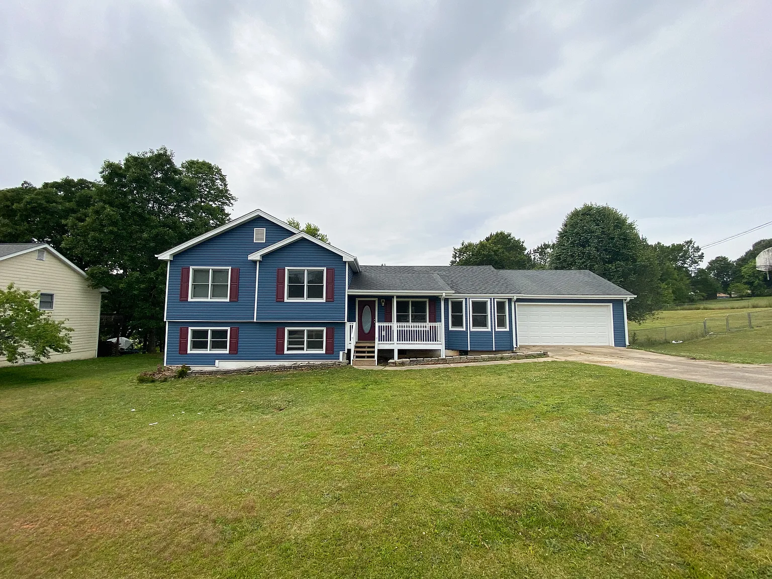 310 Golden Rod Ln photo 1