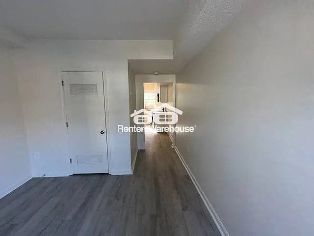 8521 Main St — Photo 23