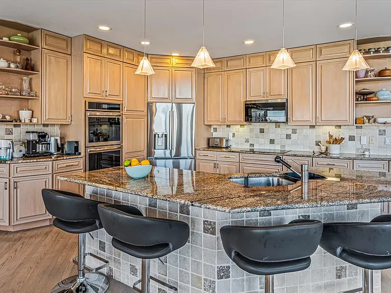Bay Meadow Ln — Photo 10