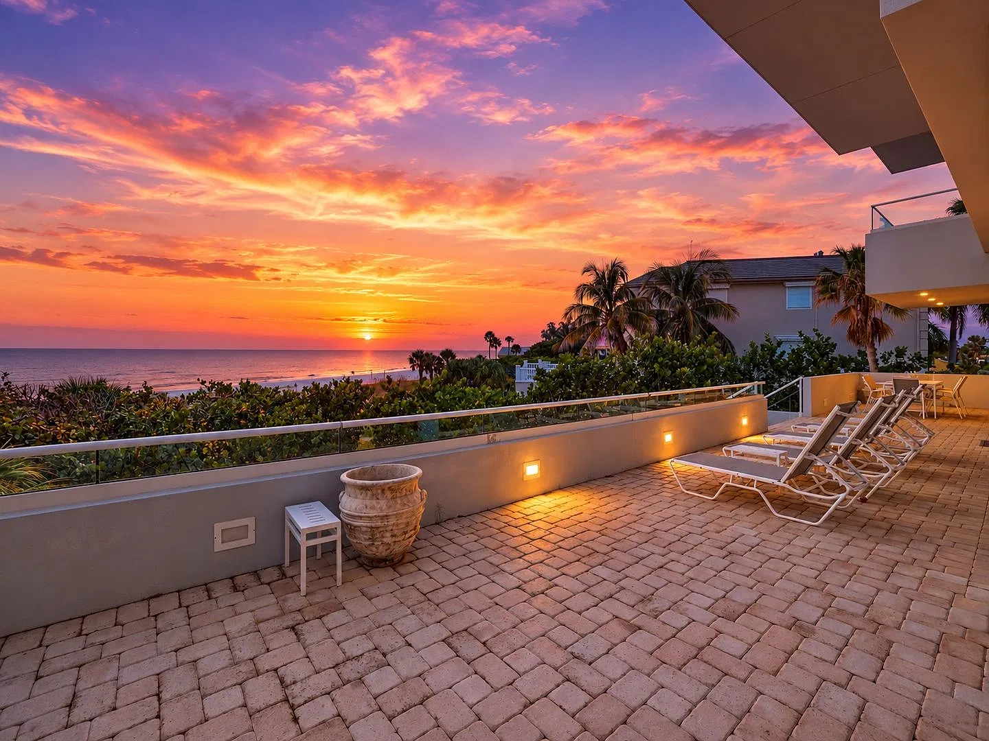 Gulf-Front Estate on Longboat Key | Private Pool and Beach Access — Photo 2