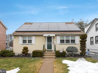 4 New Hillcrest Ave, Ewing, NJ 08638