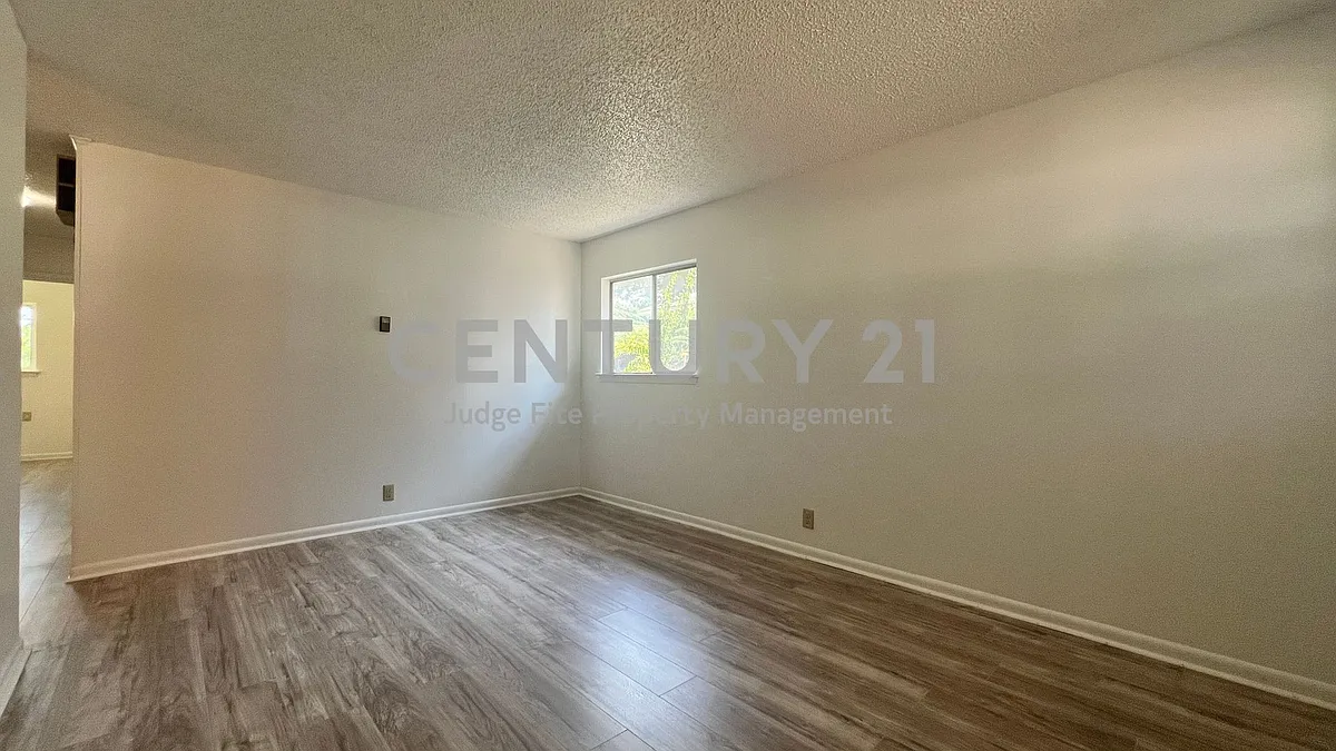 Building Photo - 5429 Farnsworth Ave