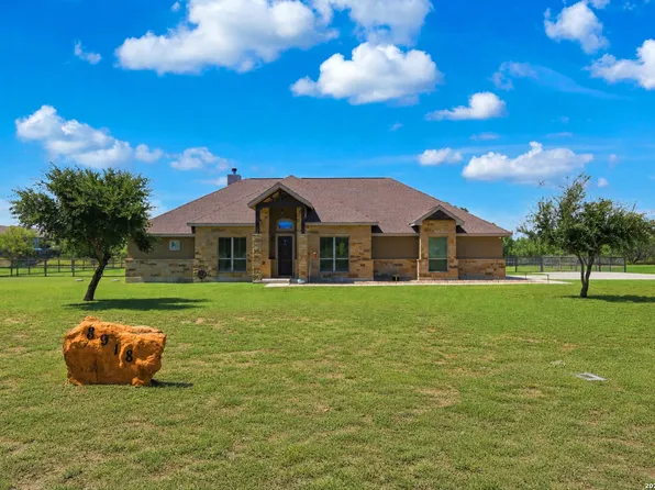8918 NEW SULPHUR SPRINGS RD, San Antonio, TX 78263