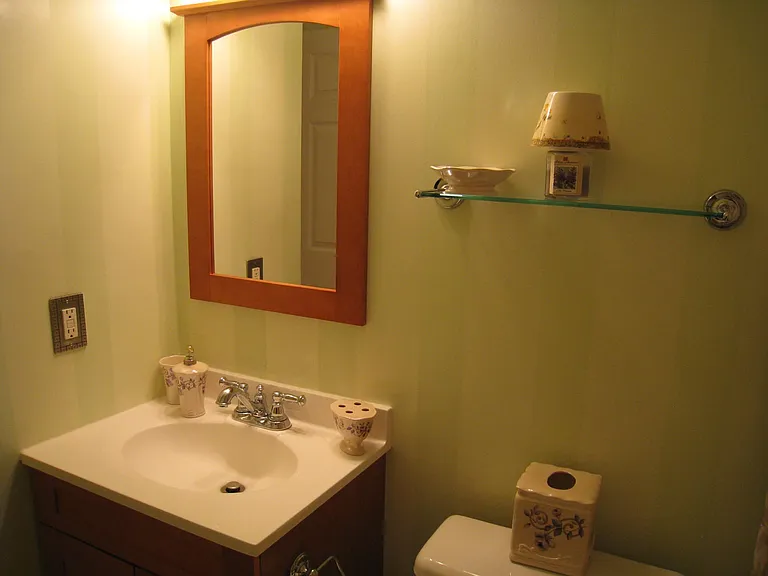 1638 S Taylor St — Photo 10