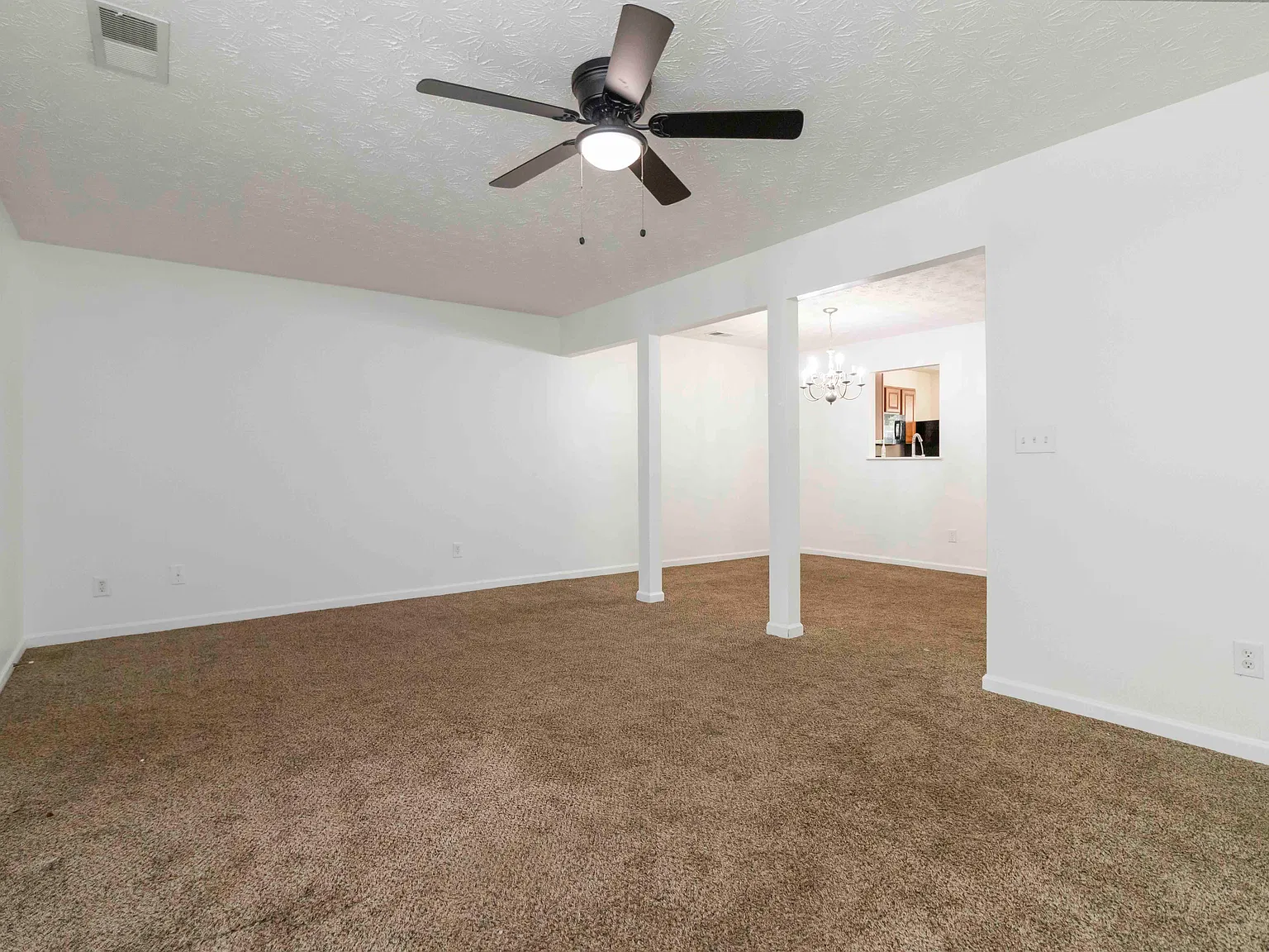3 bed, 2.5 bath, 1424 sqft, $1,895 — Photo 4