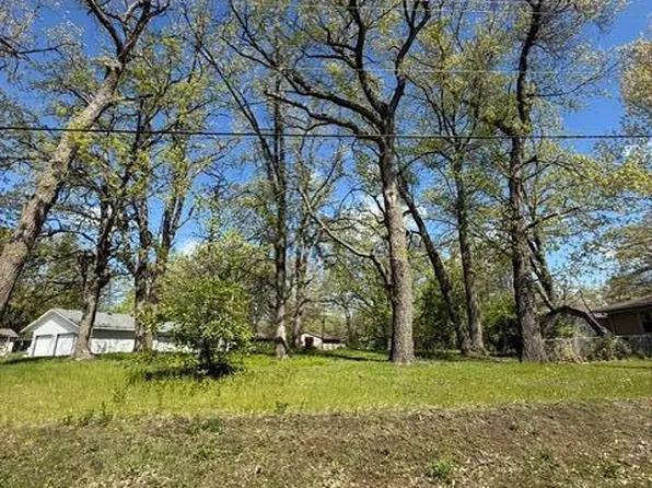 900 Lindbergh Dr S, Little Falls, MN 56345