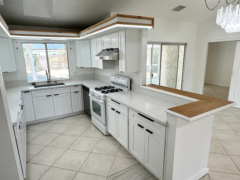 28821 Avenida Duquesa — Photo 7