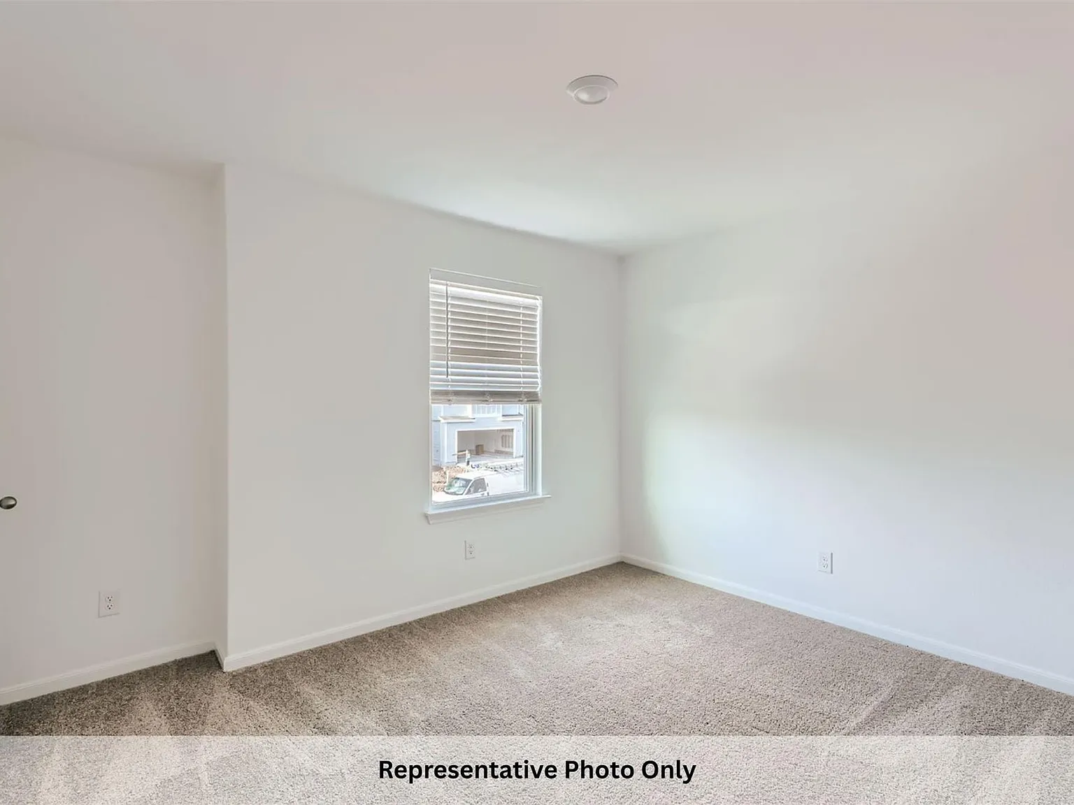 4 bed, 2.5 bath, 2350 sqft, $1,995 — Photo 4