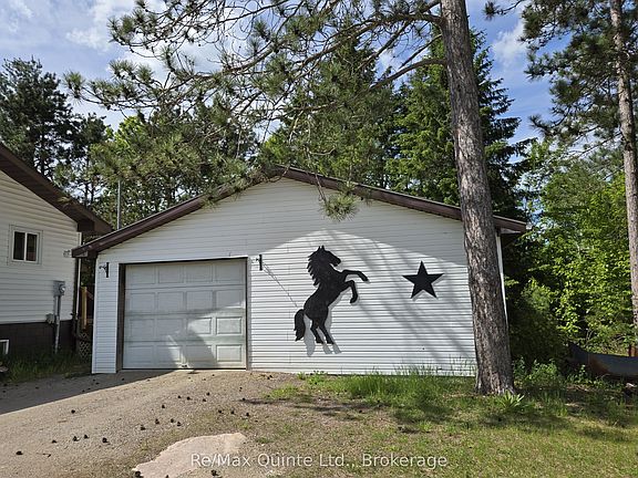 3rd image of 690 Potter Settlement Rd