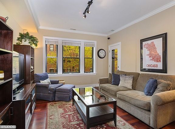 3rd image of 3538 N Lakewood Ave APT 2
