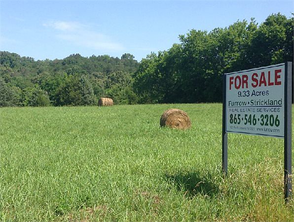 2nd image of 2132 Topside Rd