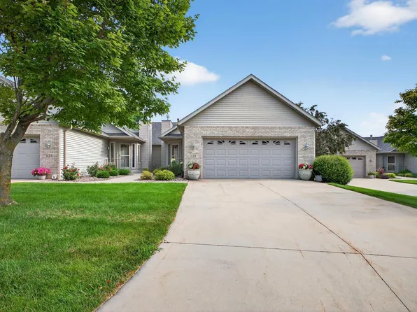 1129 Essex Pkwy NW, Rochester, MN 55901