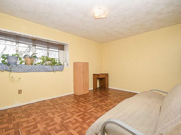 3rd image of 7136 Crownwest St #7136