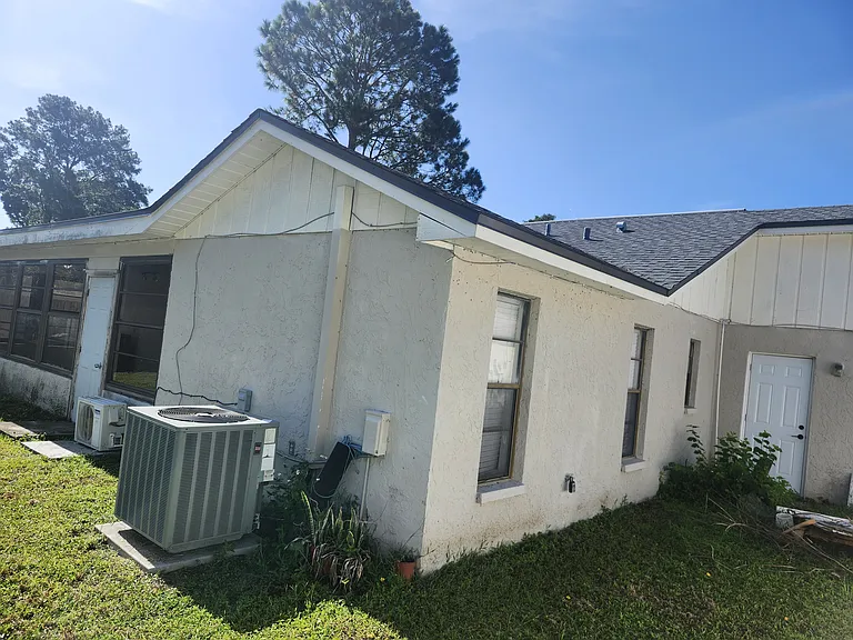 8040 Deerwood Cir — Photo 3