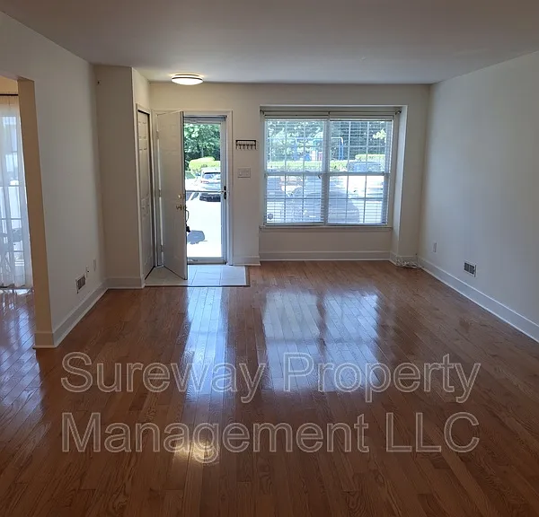 6402 Baltimore Dr — Photo 2