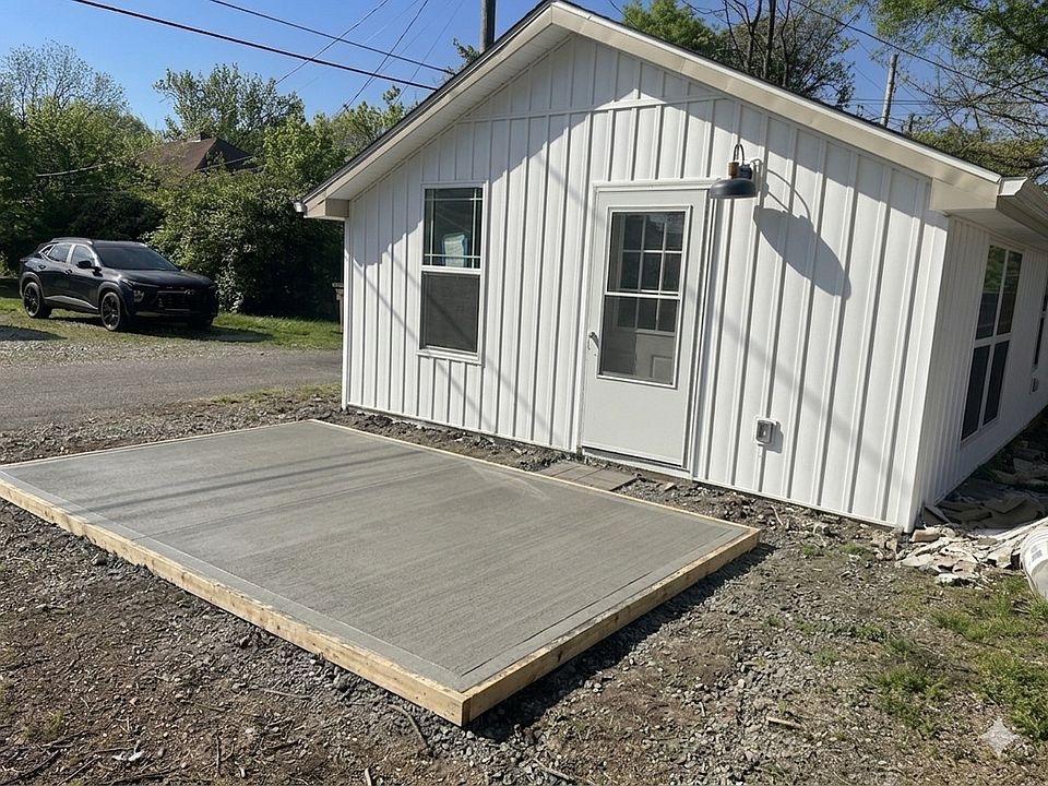 1st image of 2448 Jefferson Ave #3