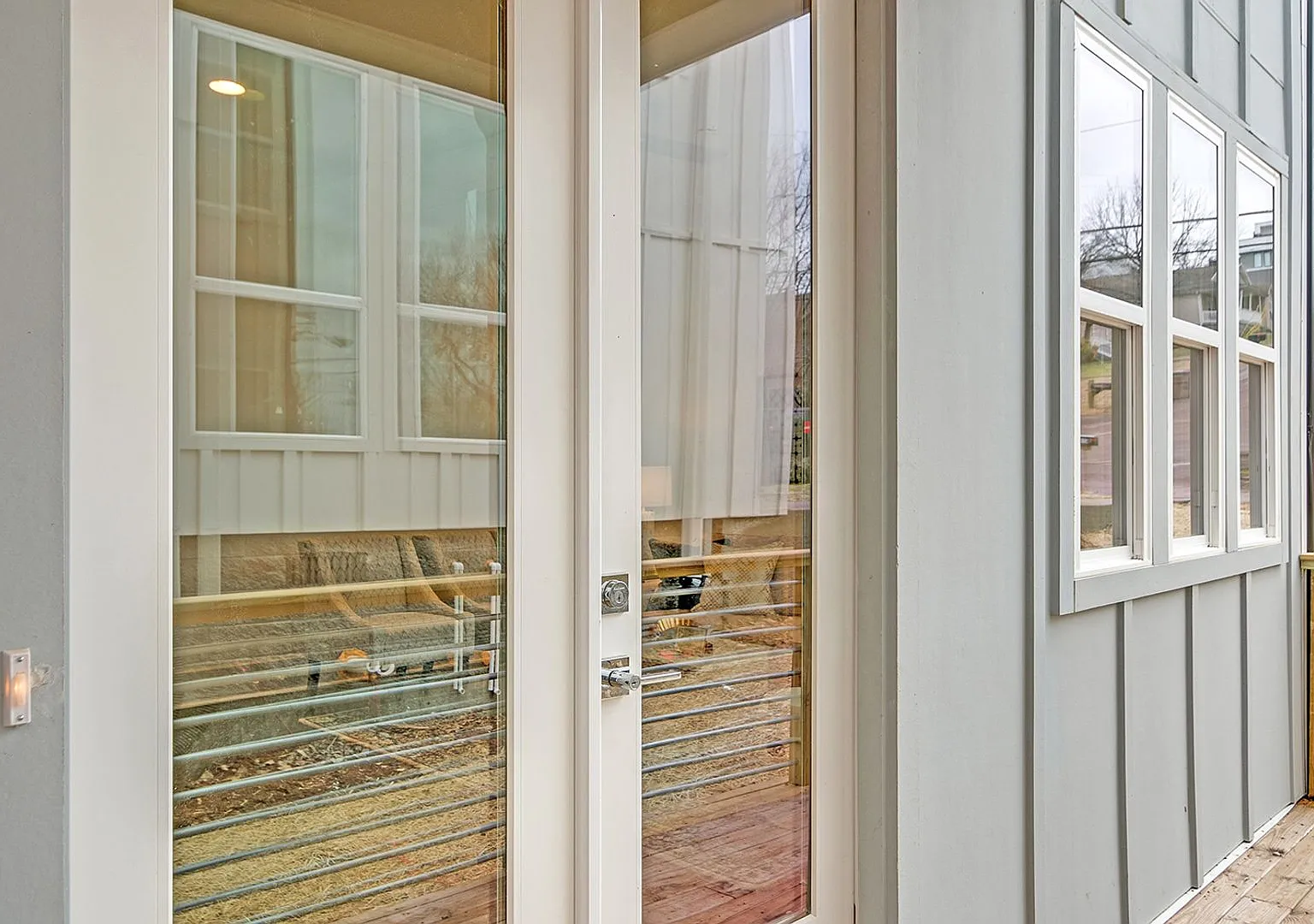 Modern West Nashville Living Near The Nations — Photo 4