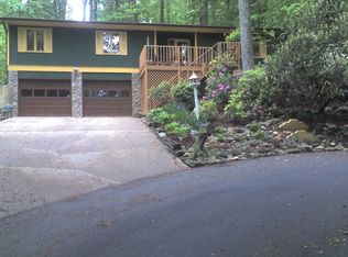 321 Woodland Trl, Laurel Park, NC 28739