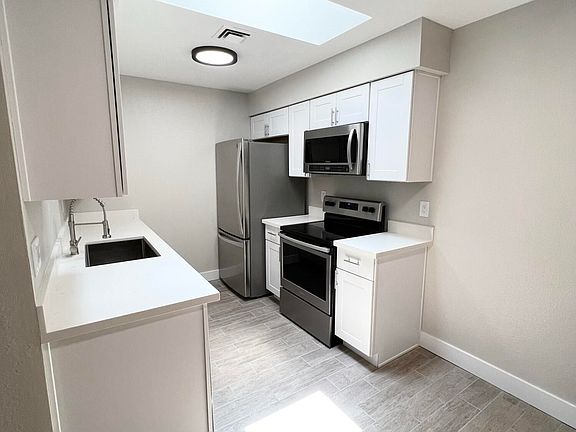4th image of 20420 N 6TH Drive #3