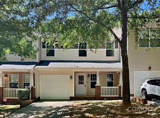 413 Doughton Ln, Charlotte, NC 28217