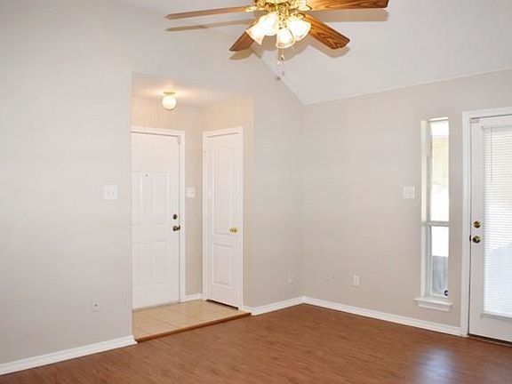 2nd image of 752 Stribling Cir