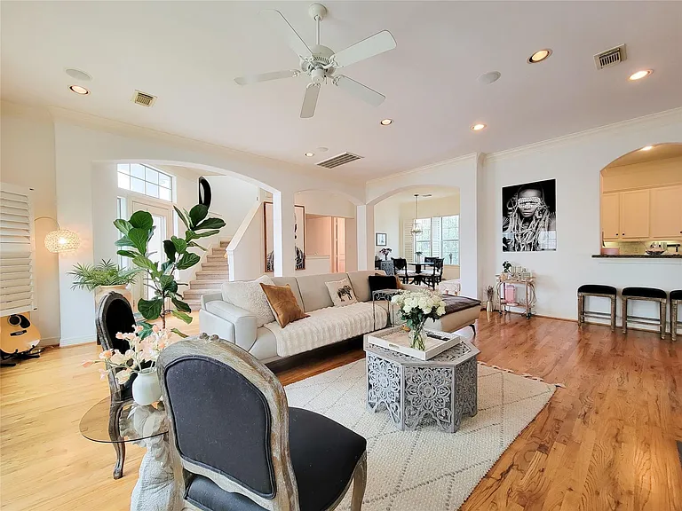 1421 Bremond St — Photo 9