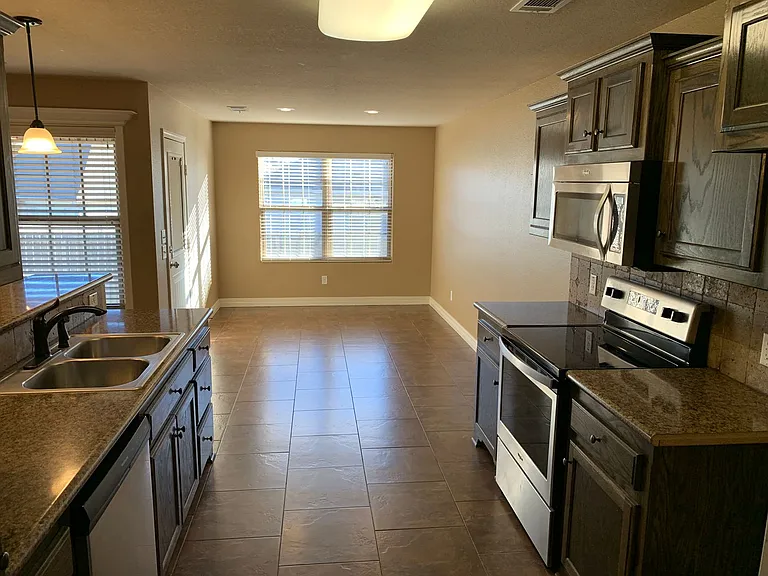 2471 Pleasant Willow Dr — Photo 2