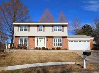 465 Melanie Meadows Ln, Ballwin, MO 63021