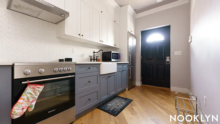 Rented by Nooklyn NYC LLC | media 17