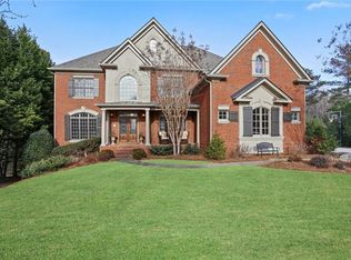 425 Winn Park Ct, Roswell, GA 30075