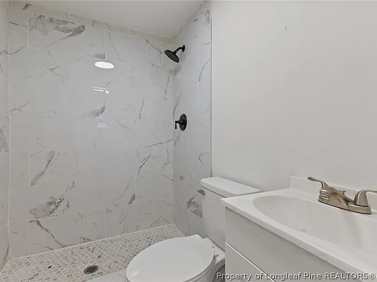 5109 Higgins St — Photo 8