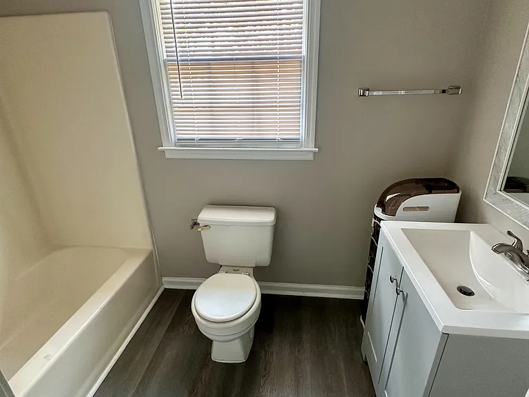 Main bedroom bathroom.