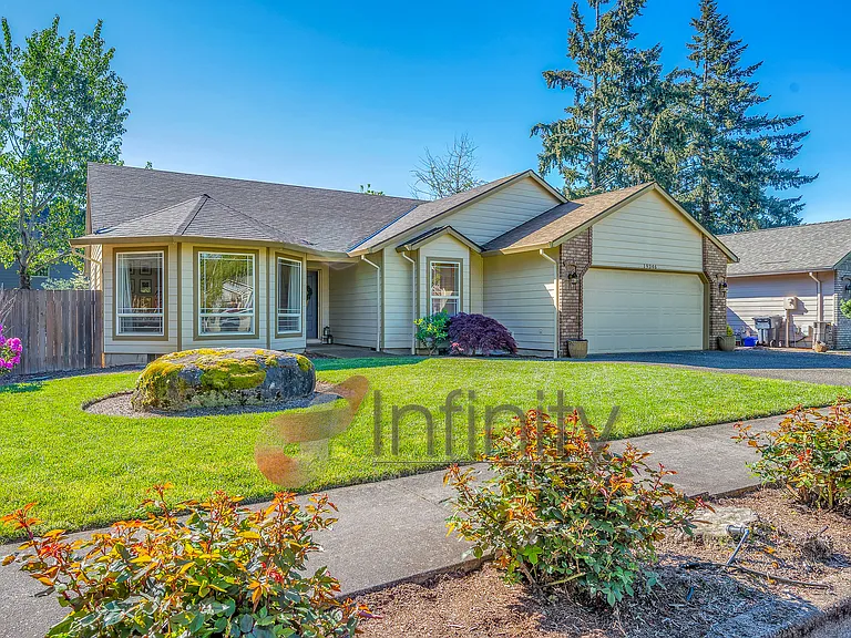 19346 Sunset Springs Dr — Photo 1