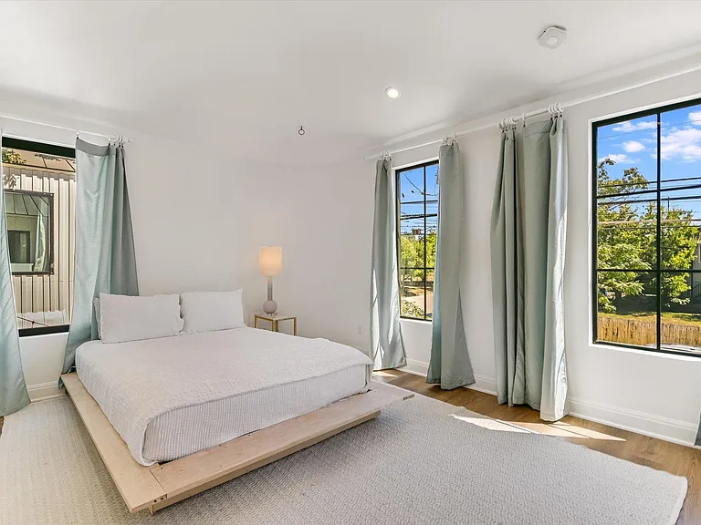 1300 Navasota St — Photo 11