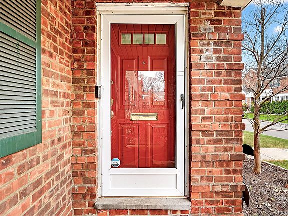 5th image of 66 Robins Crescent #66