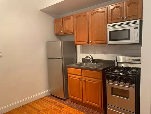 Rented by City Connections Realty | media 11