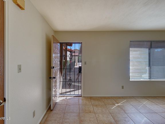 2nd image of 1112 Plaza Oro Loma -- #C