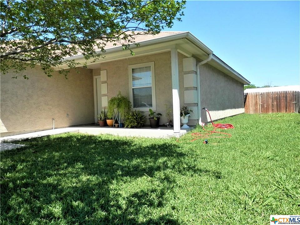 1st image of 301/303 S Water Ln