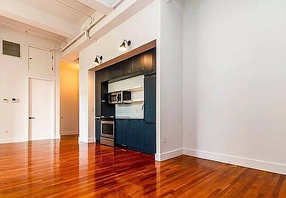 3rd image of 178 Bainbridge St #208