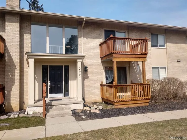 2921 Seymour Lake Rd, Oxford, MI 48371