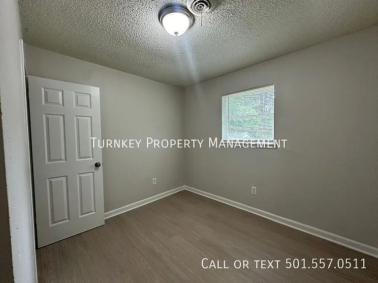 202 Rita Dr — Photo 4
