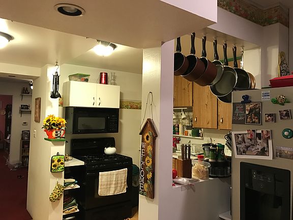 5th image of 658 Washington St