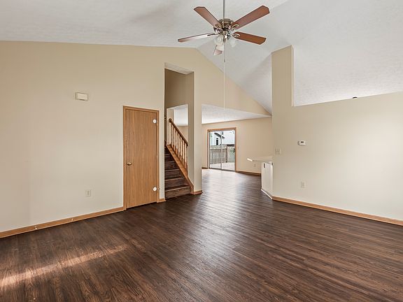 3rd image of 2157 Dunkeld Dr