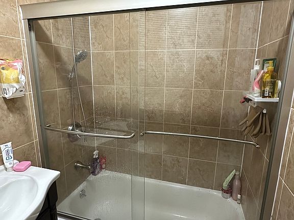 4th image of 216 W 100th St APT 920